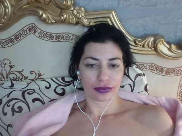 Rosalinda37 webcam