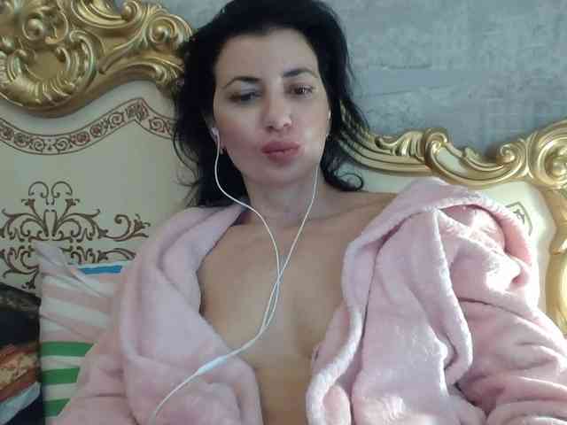 Rosalinda37 webcam