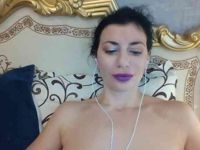 Rosalinda37 webcam