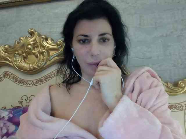 Rosalinda37 webcam