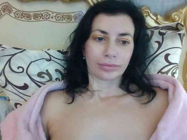 Rosalinda37 webcam