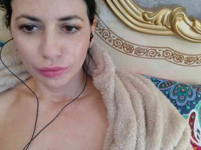 Rosalinda37 webcam