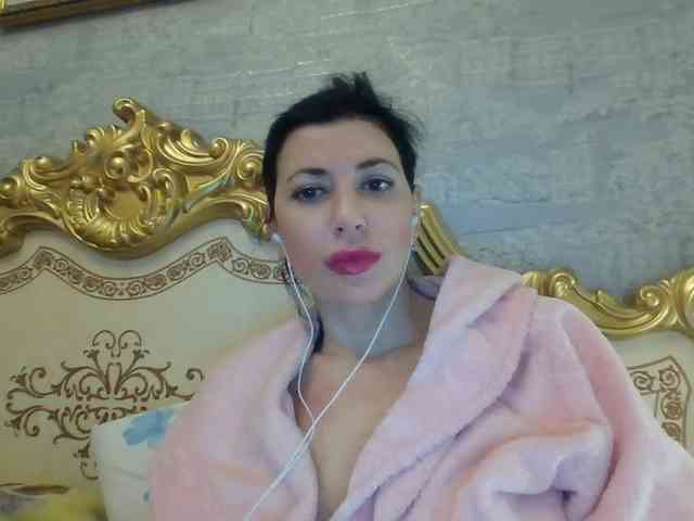 Rosalinda37 webcam