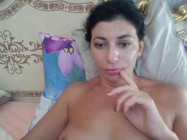 Rosalinda37 webcam
