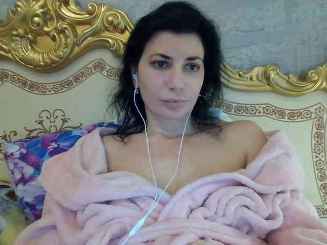 Rosalinda37 webcam