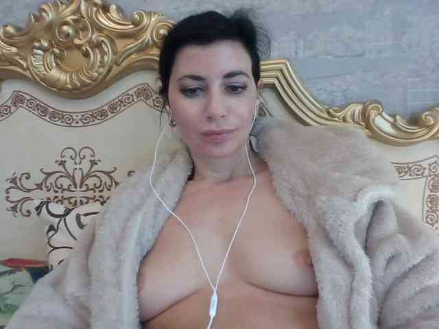 Rosalinda37 webcam