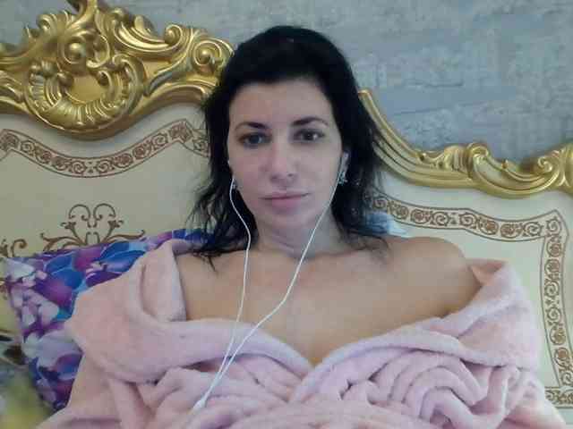 Rosalinda37 webcam