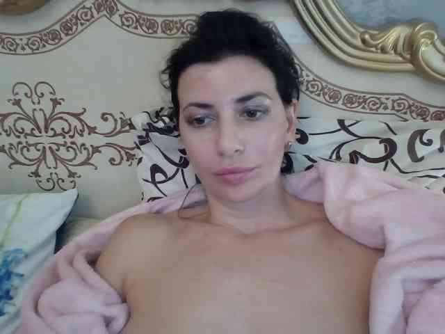 Rosalinda37 webcam
