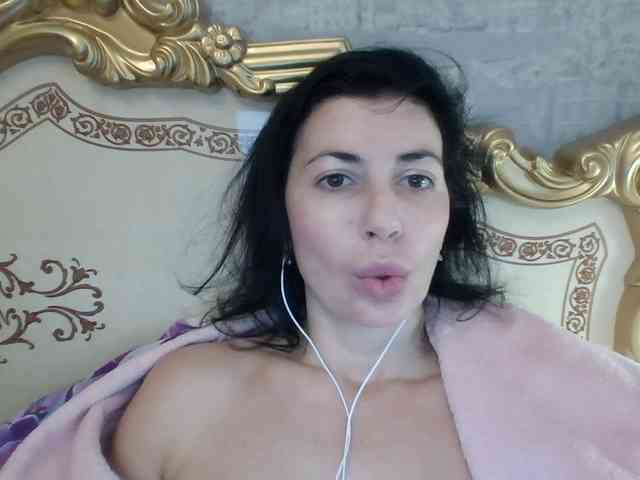 Rosalinda37 webcam
