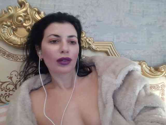 Rosalinda37 webcam