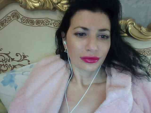 Rosalinda37 webcam