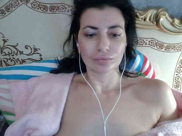 Rosalinda37 webcam