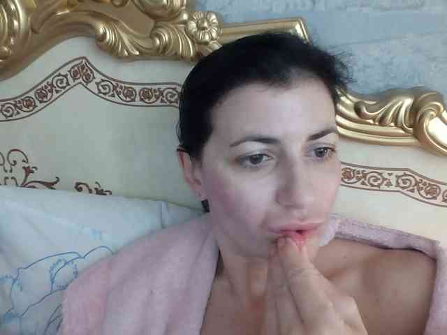 Rosalinda37 webcam