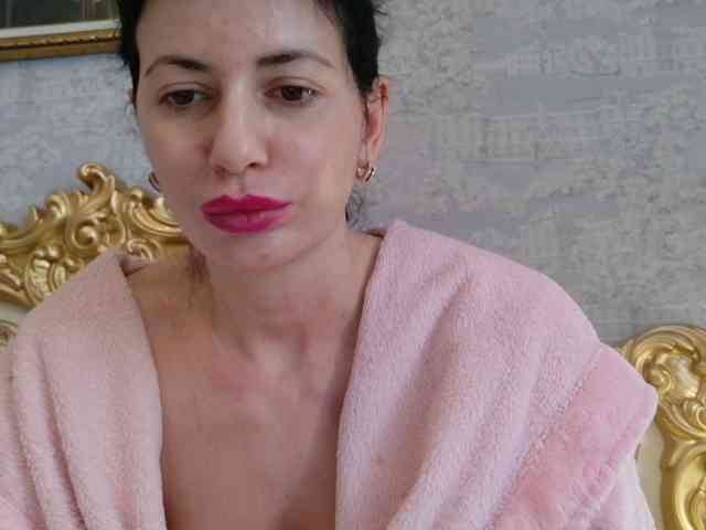 Rosalinda37 webcam
