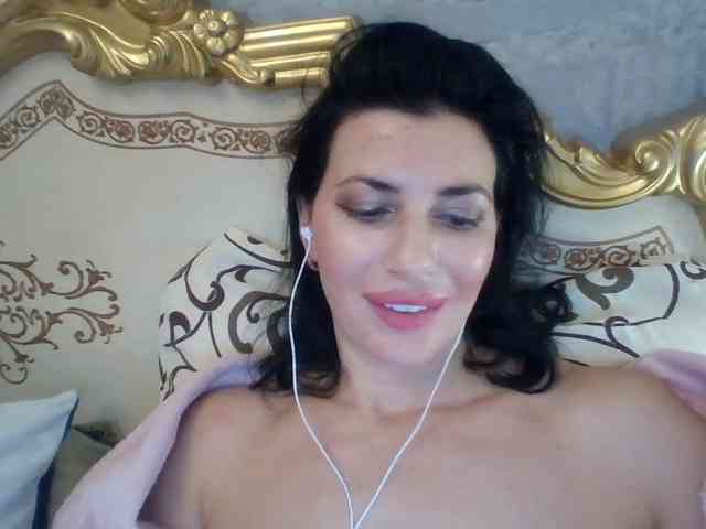 Rosalinda37 webcam