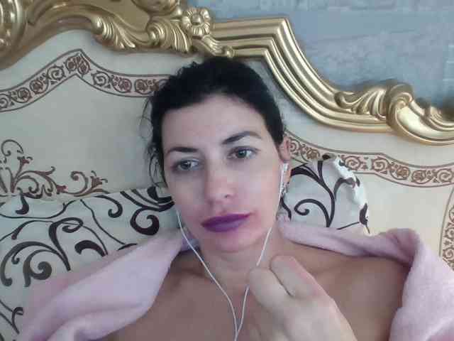 Rosalinda37 webcam
