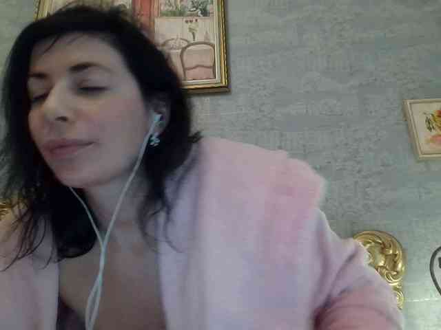 Rosalinda37 webcam