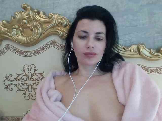 Rosalinda37 webcam