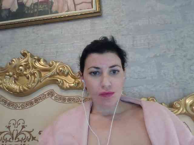 Rosalinda37 webcam
