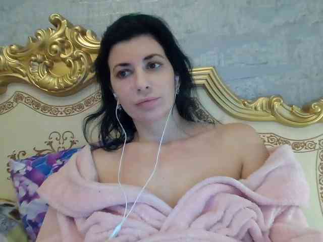Rosalinda37 webcam