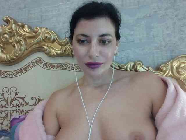 Rosalinda37 webcam