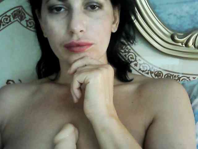 Rosalinda37 webcam
