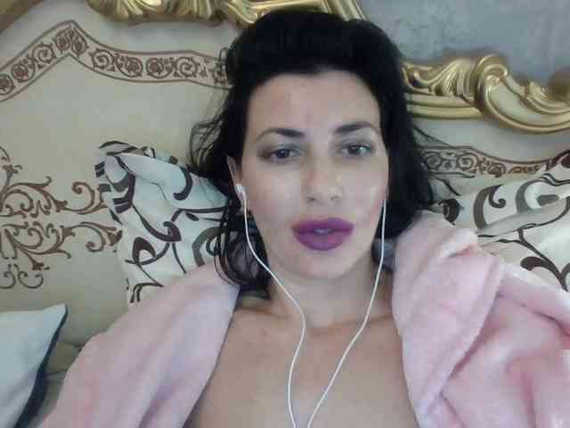 Rosalinda37 webcam