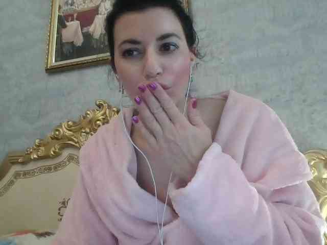 Rosalinda37 webcam