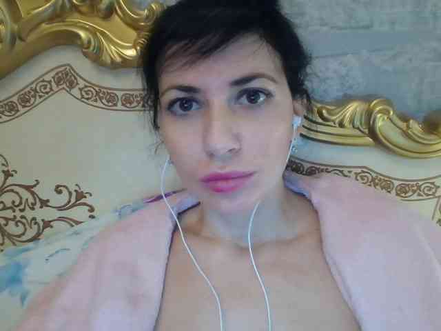 Rosalinda37 webcam