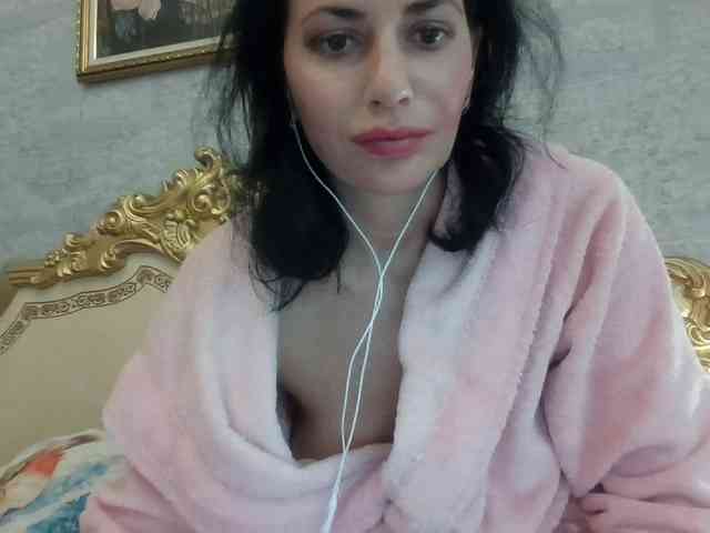 Rosalinda37 webcam
