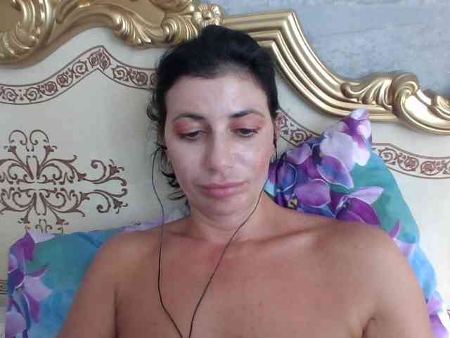 Rosalinda37 webcam
