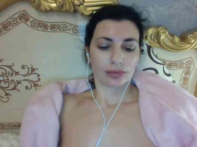 Rosalinda37 webcam