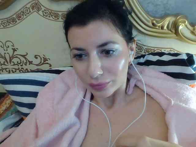 Rosalinda37 webcam