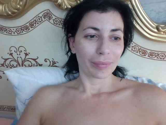 Rosalinda37 webcam