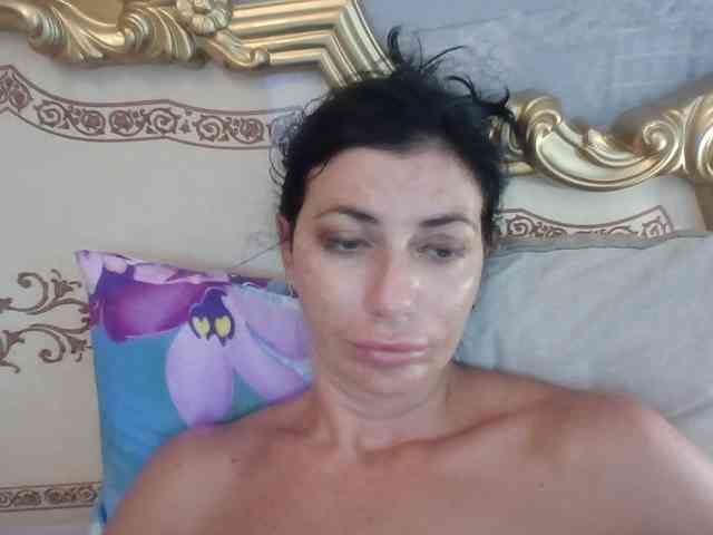 Rosalinda37 webcam