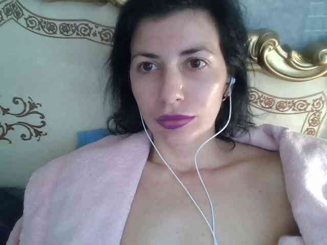 Rosalinda37 webcam