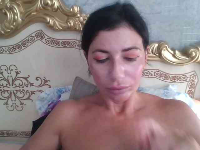 Rosalinda37 webcam