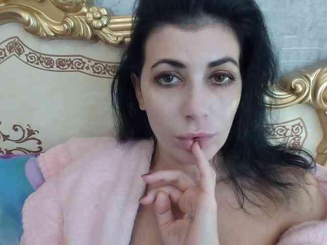 Rosalinda37 webcam