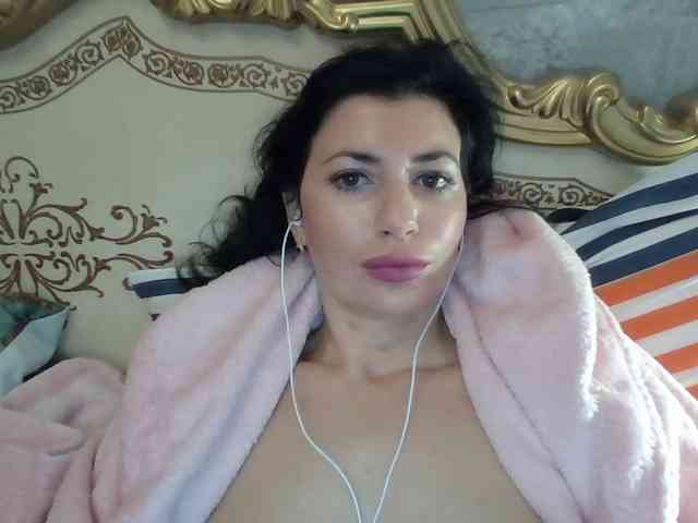Rosalinda37 webcam