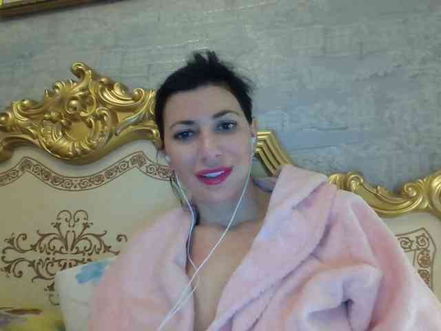 Rosalinda37 webcam