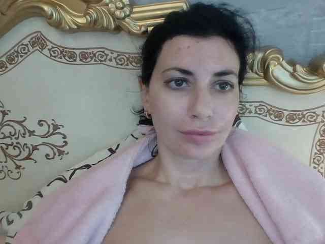 Rosalinda37 webcam