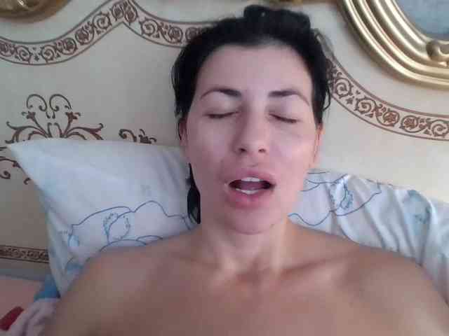Rosalinda37 webcam
