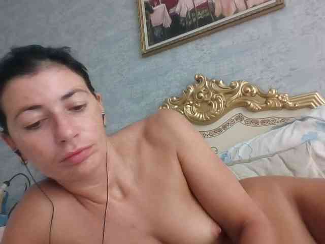 Rosalinda37 webcam