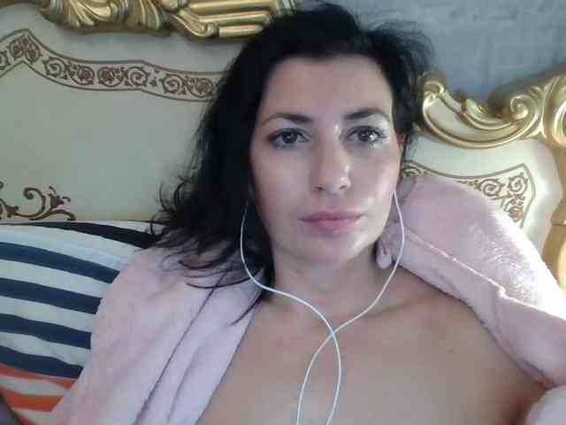 Rosalinda37 webcam
