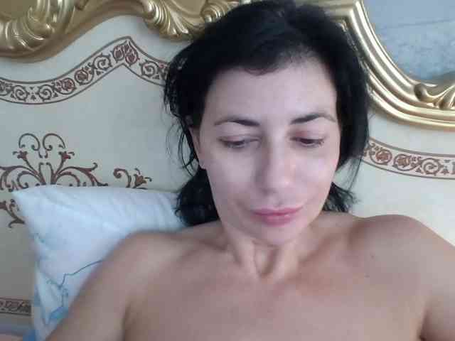 Rosalinda37 webcam