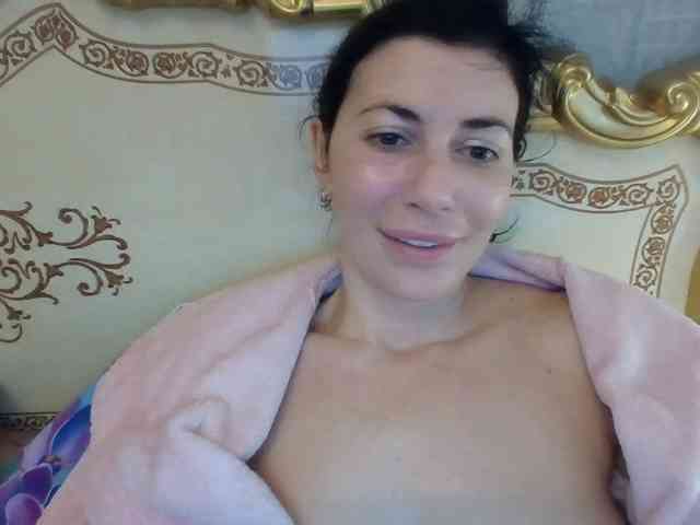 Rosalinda37 webcam