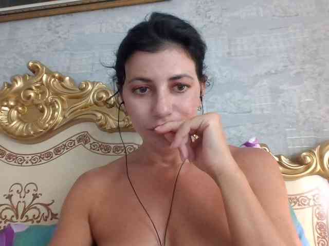 Rosalinda37 webcam