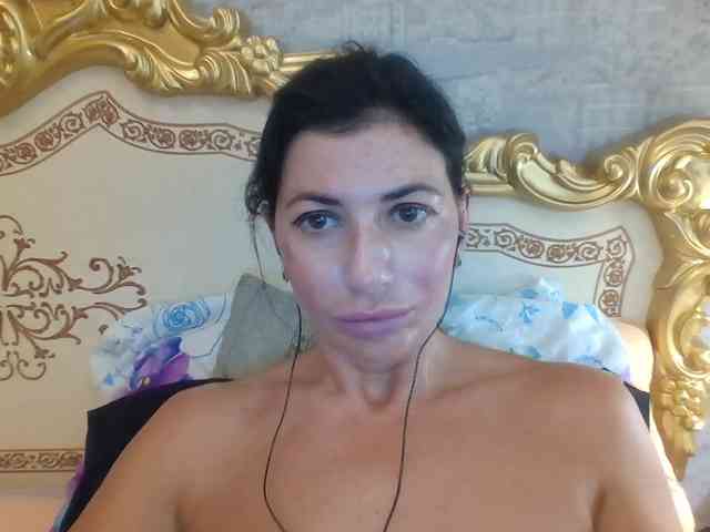 Rosalinda37 webcam