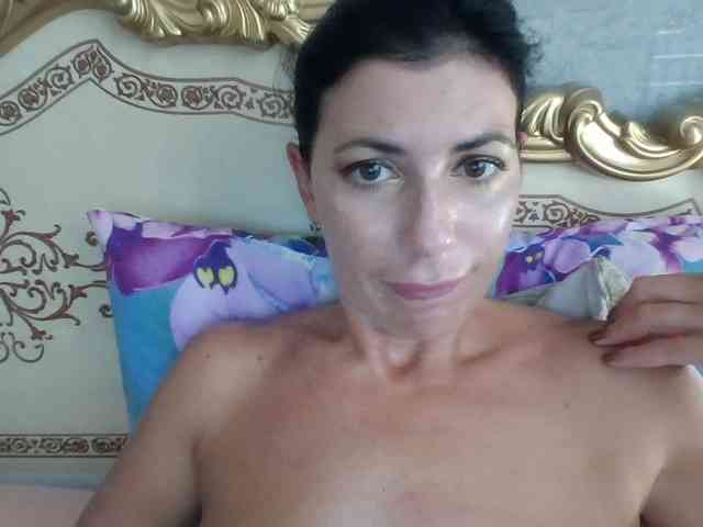 Rosalinda37 webcam