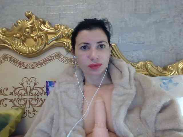Rosalinda37 webcam